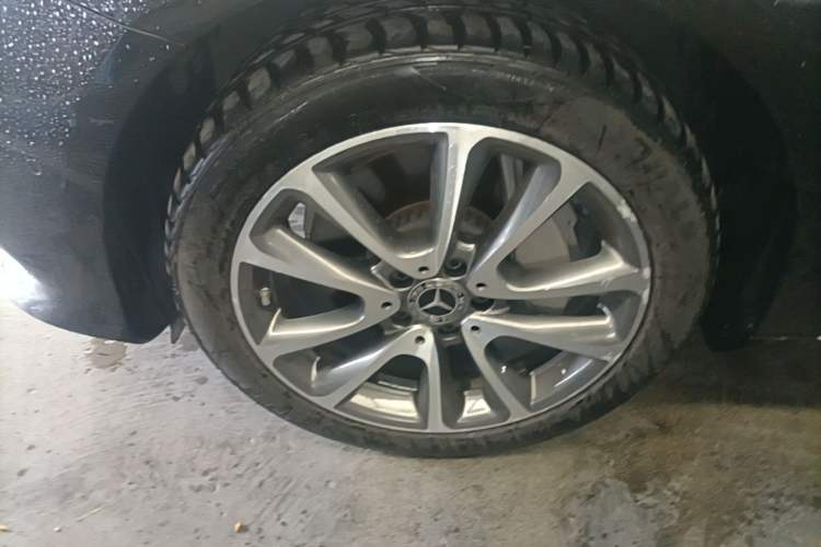 Used Mercedes-Benz E-Class 2019 Facelifted E 300 L Stylish Version Left Front Wheel Hub
