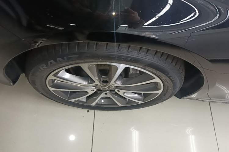 Used Mercedes-Benz E-Class 2019 Facelifted E 300 L Stylish Version Left Front Wheel Hub