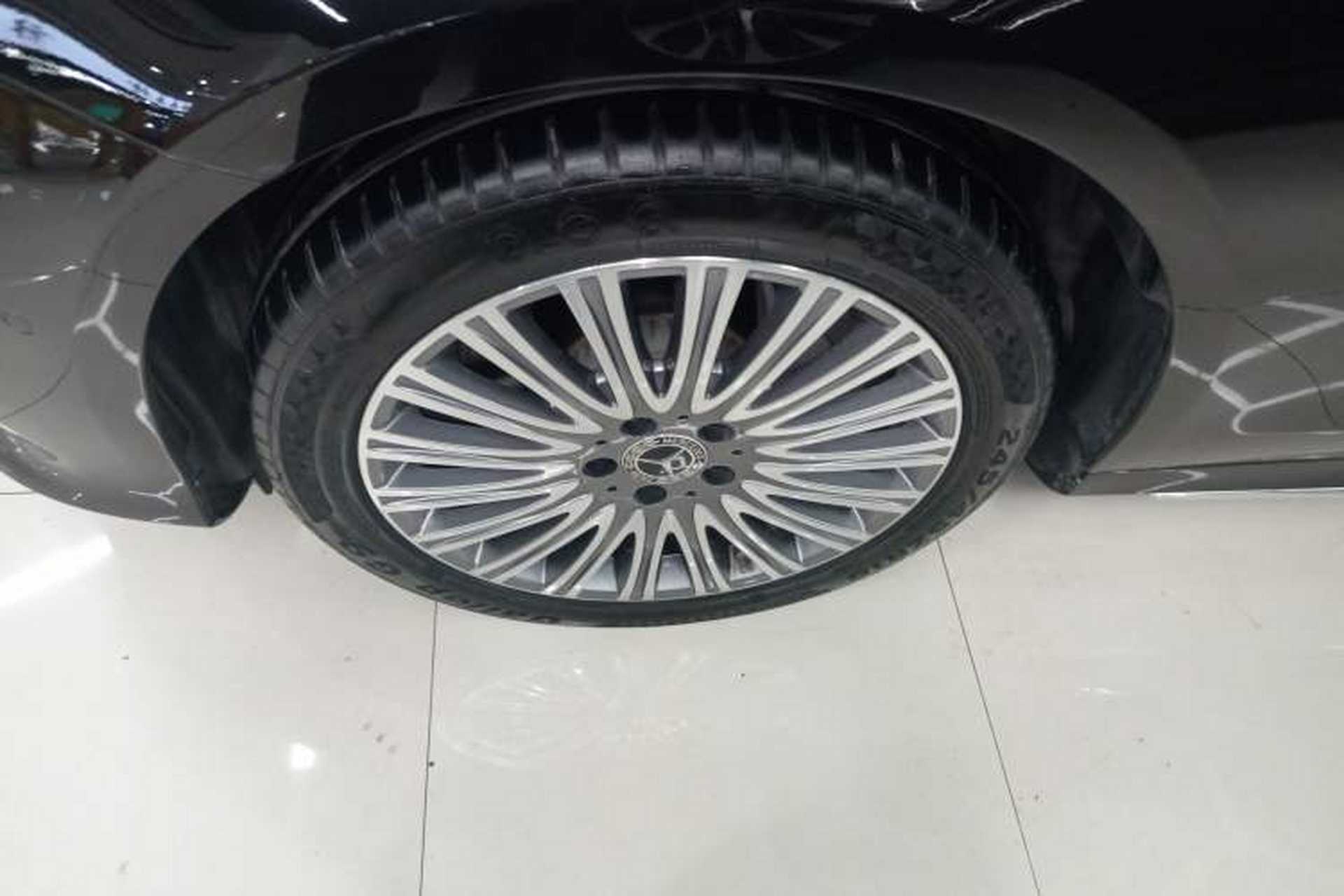 Used Mercedes-Benz E-Class 2019 Restyled E 300 L Sporty and Stylish Edition Left Front Wheel Hub