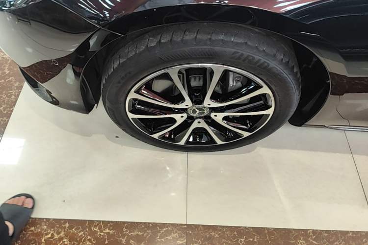 Used Mercedes-Benz E-Class 2019 E 300 L Stylish Model Left Front Wheel Hub
