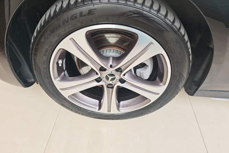 Used Mercedes-Benz E-Class 2019 E 260 L Sport Edition Left Front Wheel Hub