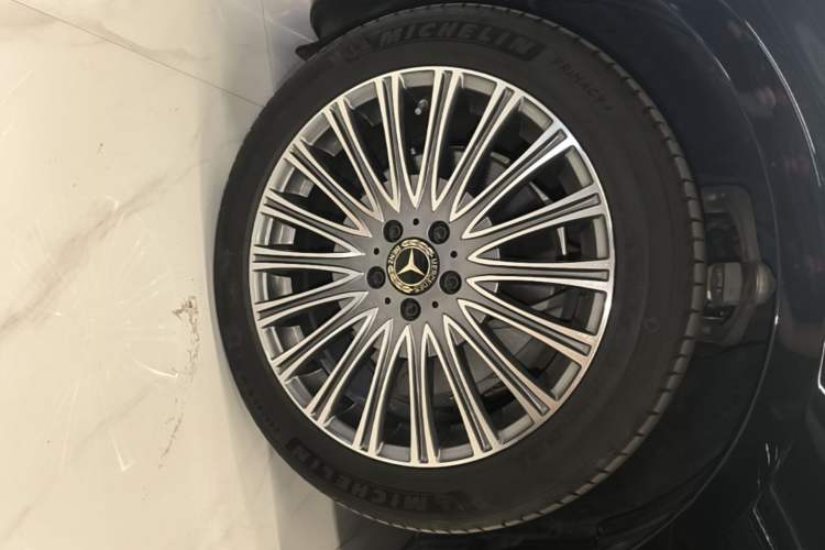 Used Mercedes-Benz E-Class 2019 Facelifted E 300 L Stylish Version Left Front Wheel Hub