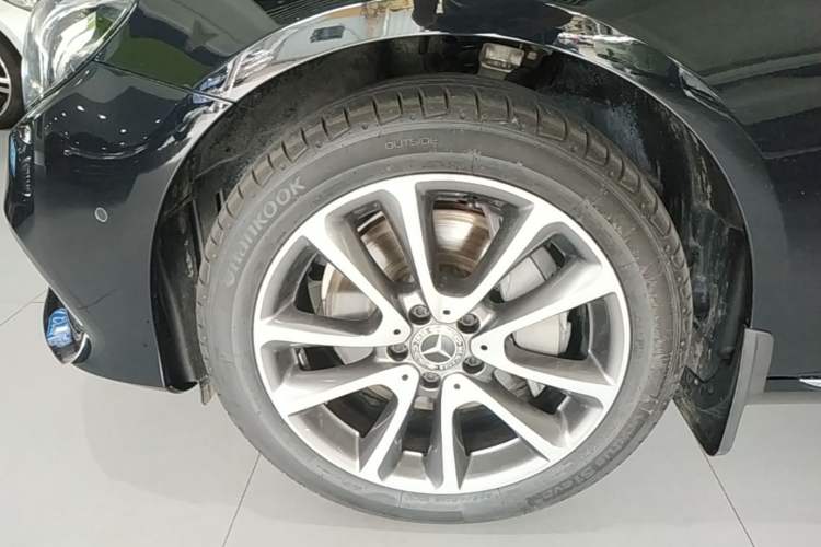 Used Mercedes-Benz E-Class 2019 E 300 L Luxury Model Left Front Wheel Hub