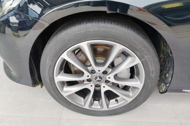 Used Mercedes-Benz E-Class 2019 E 300 L Luxury Model Left Front Wheel Hub