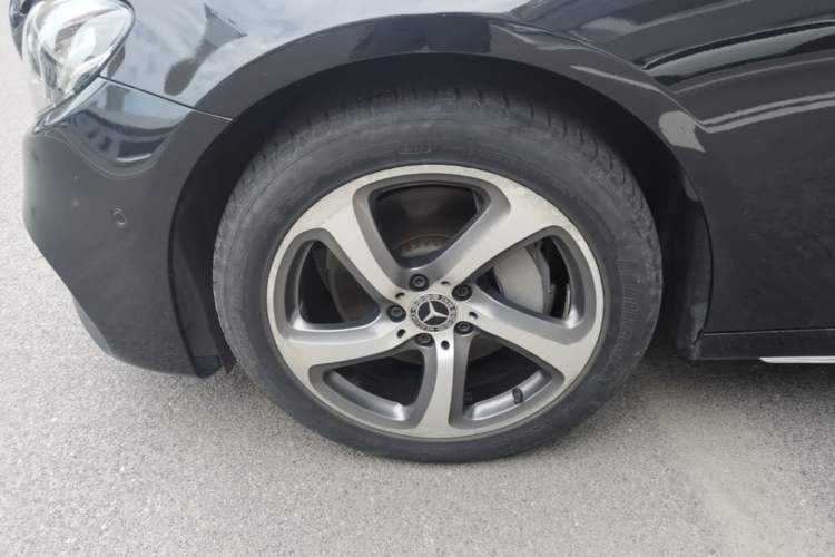Used Mercedes-Benz E-Class 2019 E 300 L Sporty and Stylish Model Left Front Wheel Hub