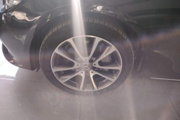 Used Mercedes-Benz E-Class 2019 E 300 L Luxury Model Left Front Wheel Hub