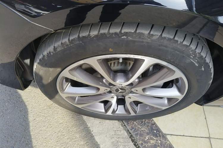 Used Mercedes-Benz E-Class 2019 Facelifted E 300 L Stylish Version Left Front Wheel Hub