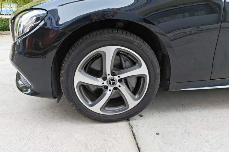 Used Mercedes-Benz E-Class 2019 E 300 L Sporty and Stylish Model Left Front Wheel Hub