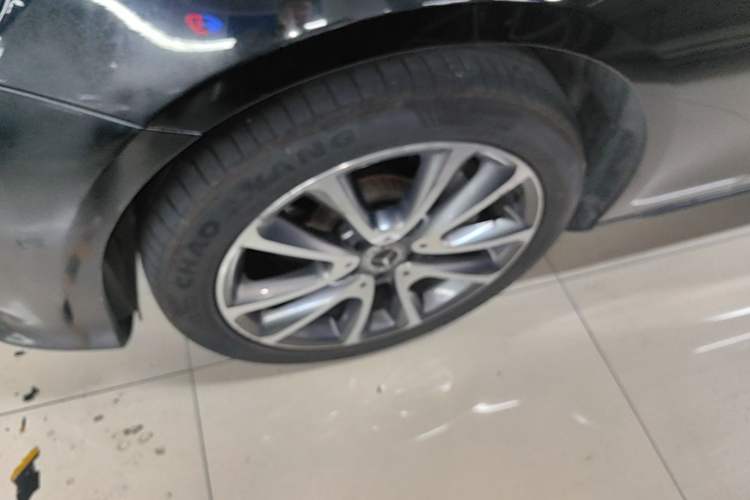 Used Mercedes-Benz E-Class 2019 E 300 L Stylish Model Left Front Wheel Hub