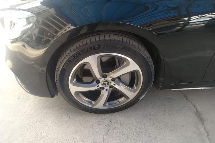 Used Mercedes-Benz E-Class 2019 Restyled E 300 L Sport Luxury Edition Left Front Wheel Hub