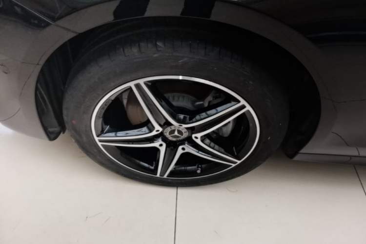 Used Mercedes-Benz E-Class 2019 E 260 Sport Edition Left Front Wheel Hub