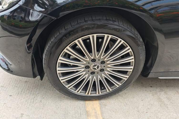 Used Mercedes-Benz E-Class 2019 Restyled E 300 L Sport Luxury Edition Left Front Wheel Hub