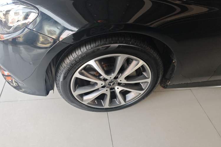 Used Mercedes-Benz E-Class 2019 Restyled E 300 L Sporty and Stylish Edition Left Front Wheel Hub