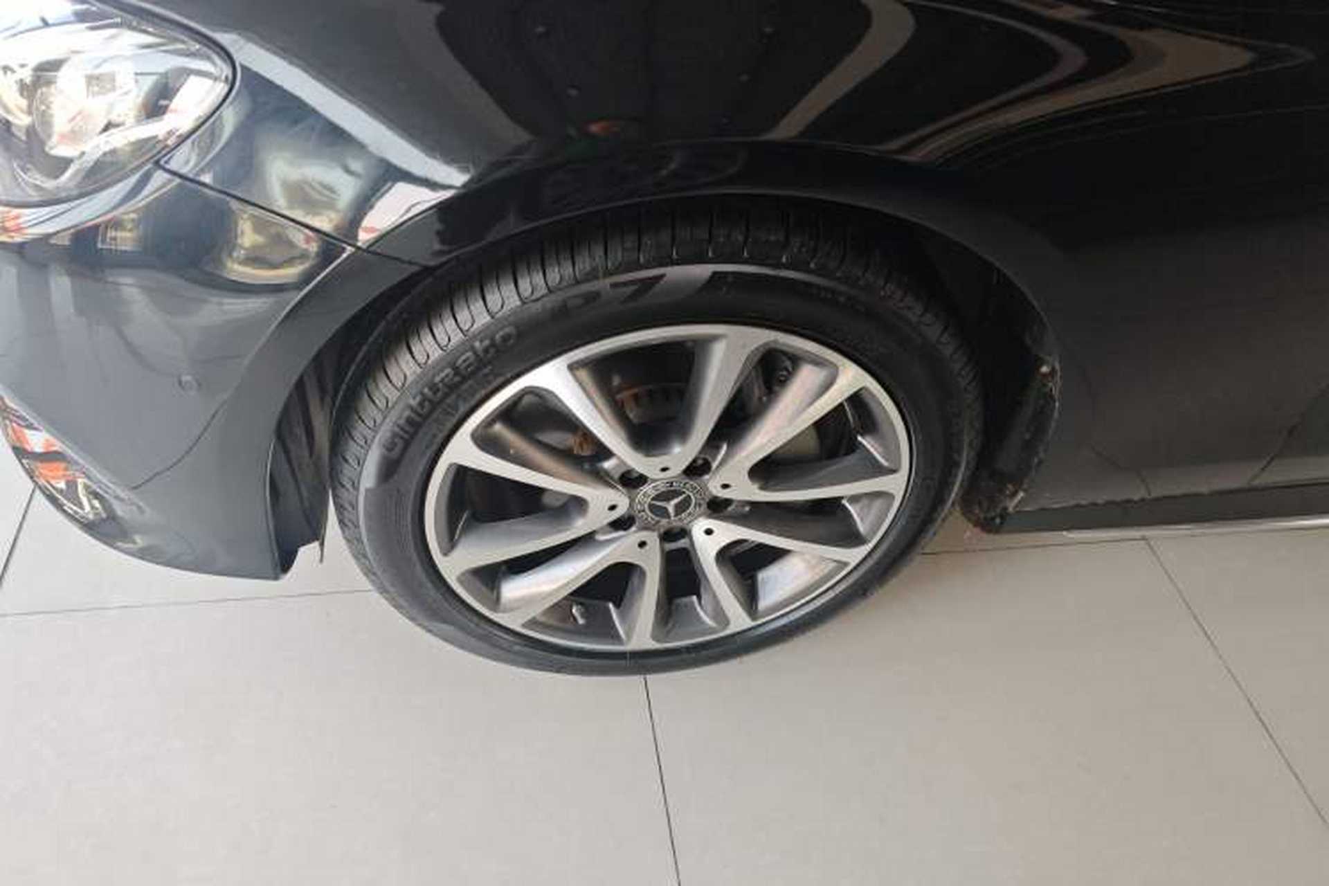 Used Mercedes-Benz E-Class 2019 Restyled E 300 L Sporty and Stylish Edition Left Front Wheel Hub