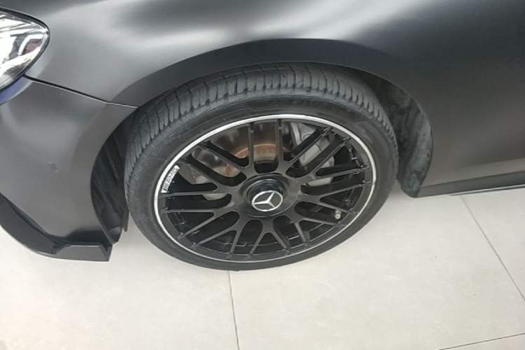 Used Mercedes-Benz E-Class 2019 E 300 L Sporty and Stylish Model Left Front Wheel Hub