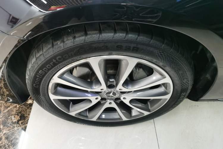 Used Mercedes-Benz E-Class 2019 E 300 L Luxury Model Left Front Wheel Hub