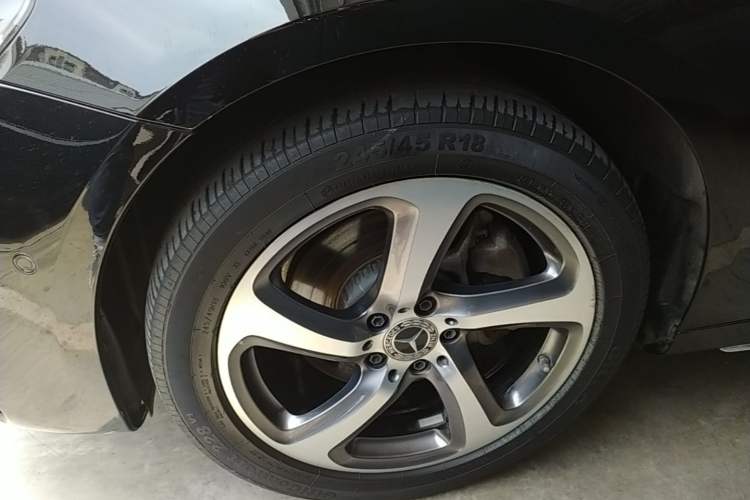 Used Mercedes-Benz E-Class 2019 E 260 L Sport 4MATIC Left Front Wheel Hub
