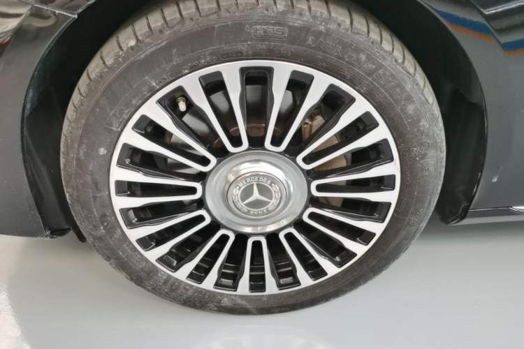 Used Mercedes-Benz E-Class 2019 E 300 L Stylish Model Left Front Wheel Hub