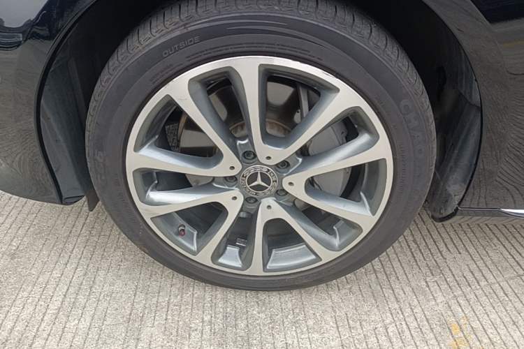 Used Mercedes-Benz E-Class 2019 E 300 L Stylish Model Left Front Wheel Hub