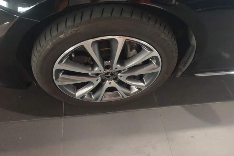 Used Mercedes-Benz E-Class 2019 E 300 L Luxury Model Left Front Wheel Hub
