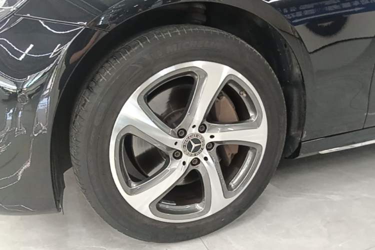 Used Mercedes-Benz E-Class 2019 Restyled E 300 L Sport Luxury Edition Left Front Wheel Hub