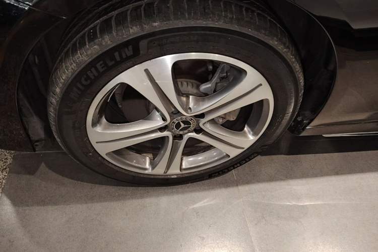 Used Mercedes-Benz E-Class 2019 E 200 L Sport Edition Left Front Wheel Hub