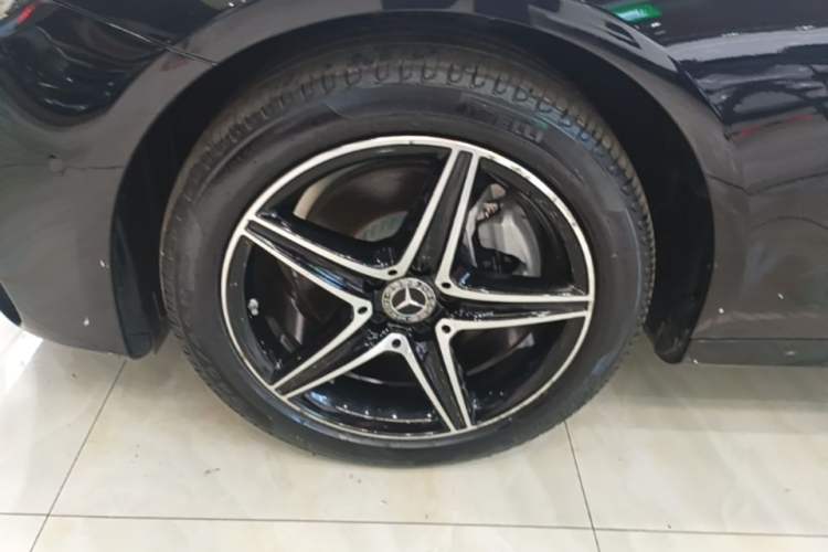 Used Mercedes-Benz E-Class 2019 E 260 Sport Edition Left Front Wheel Hub