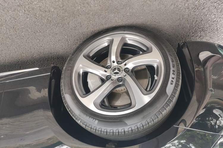 Used Mercedes-Benz E-Class 2019 Restyled E 300 L Sport Luxury Edition Left Front Wheel Hub