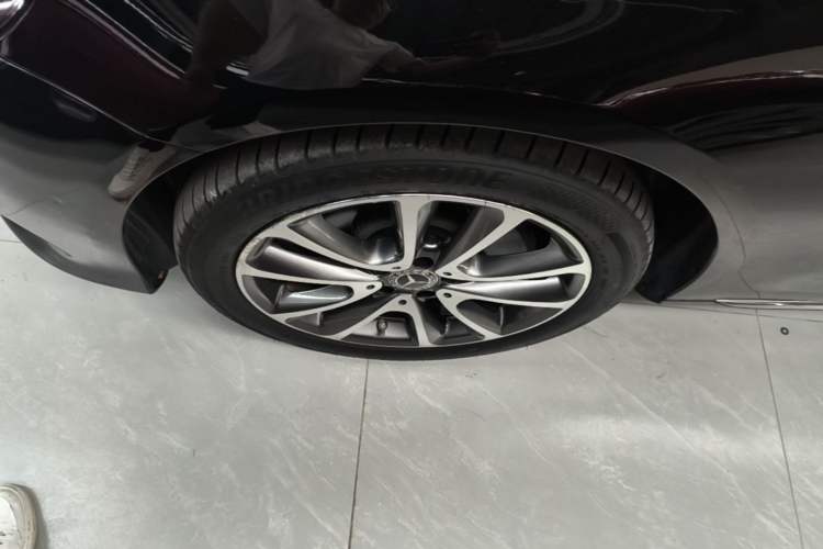 Used Mercedes-Benz E-Class 2019 Facelifted E 300 L Stylish Version Left Front Wheel Hub