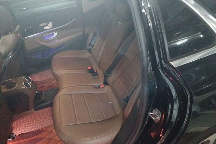 Used Mercedes-Benz E-Class 2019 E 300 L Sport Luxury Edition Left Rear Seat