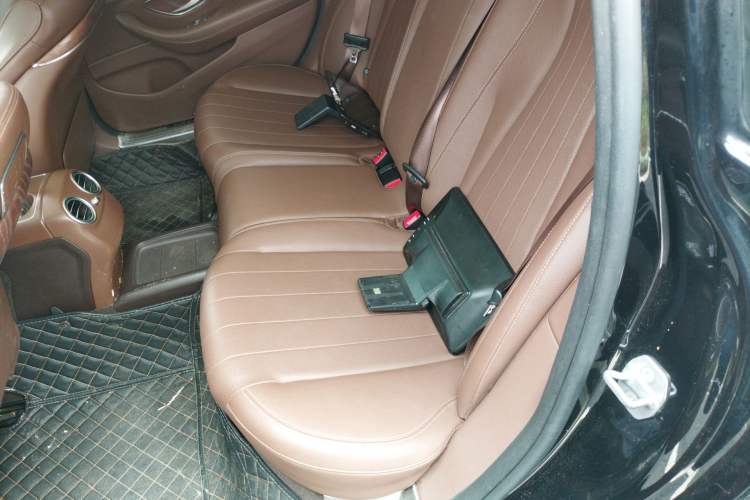 Used Mercedes-Benz E-Class 2019 Facelifted E 300 L Stylish Version Left Rear Seat