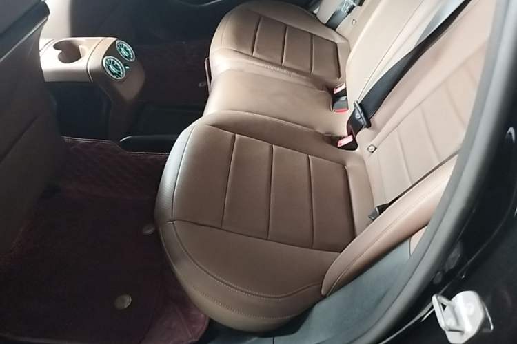 Used Mercedes-Benz E-Class 2019 E 260 L Sport Edition Left Rear Seat