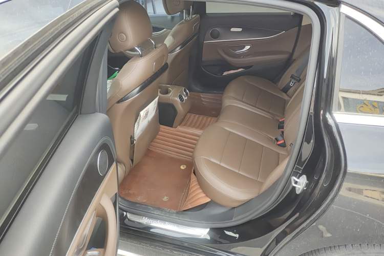 Used Mercedes-Benz E-Class 2019 E 300 L Sporty and Stylish Model