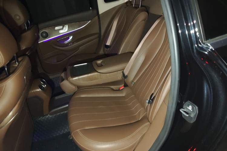 Used Mercedes-Benz E-Class 2019 E 300 L Luxury Model Left Rear Seat