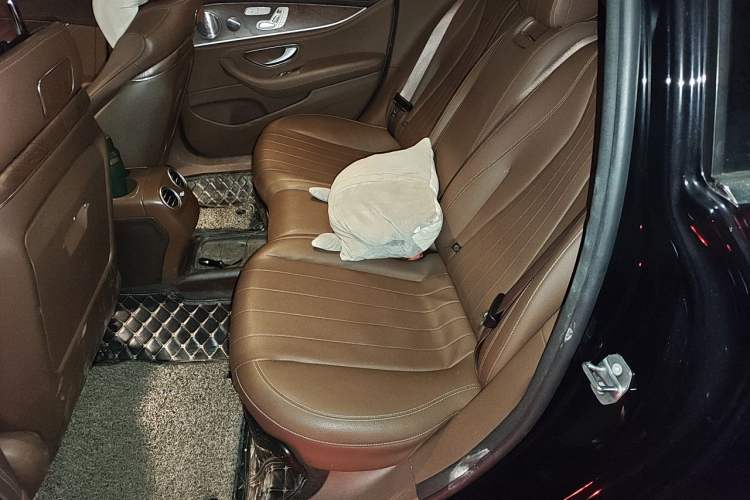 Used Mercedes-Benz E-Class 2019 Facelifted E 300 L Stylish Version Left Rear Seat