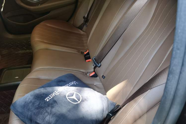 Used Mercedes-Benz E-Class 2019 Facelifted E 300 L Stylish Version Left Rear Seat