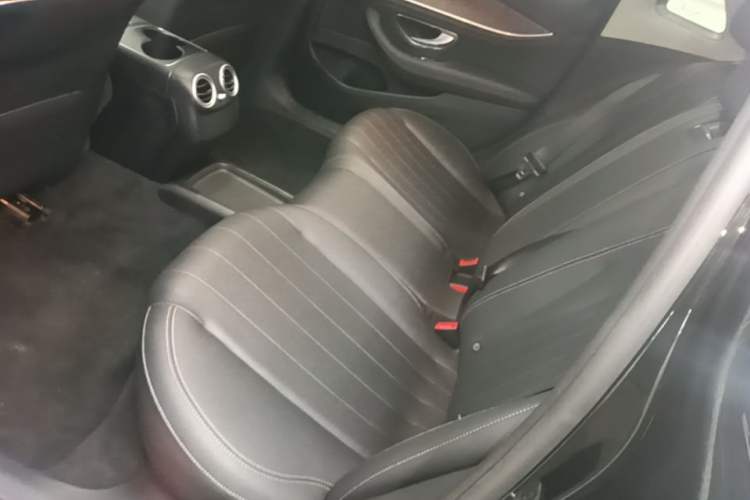 Used Mercedes-Benz E-Class 2019 Facelifted E 300 L Stylish Version Left Rear Seat