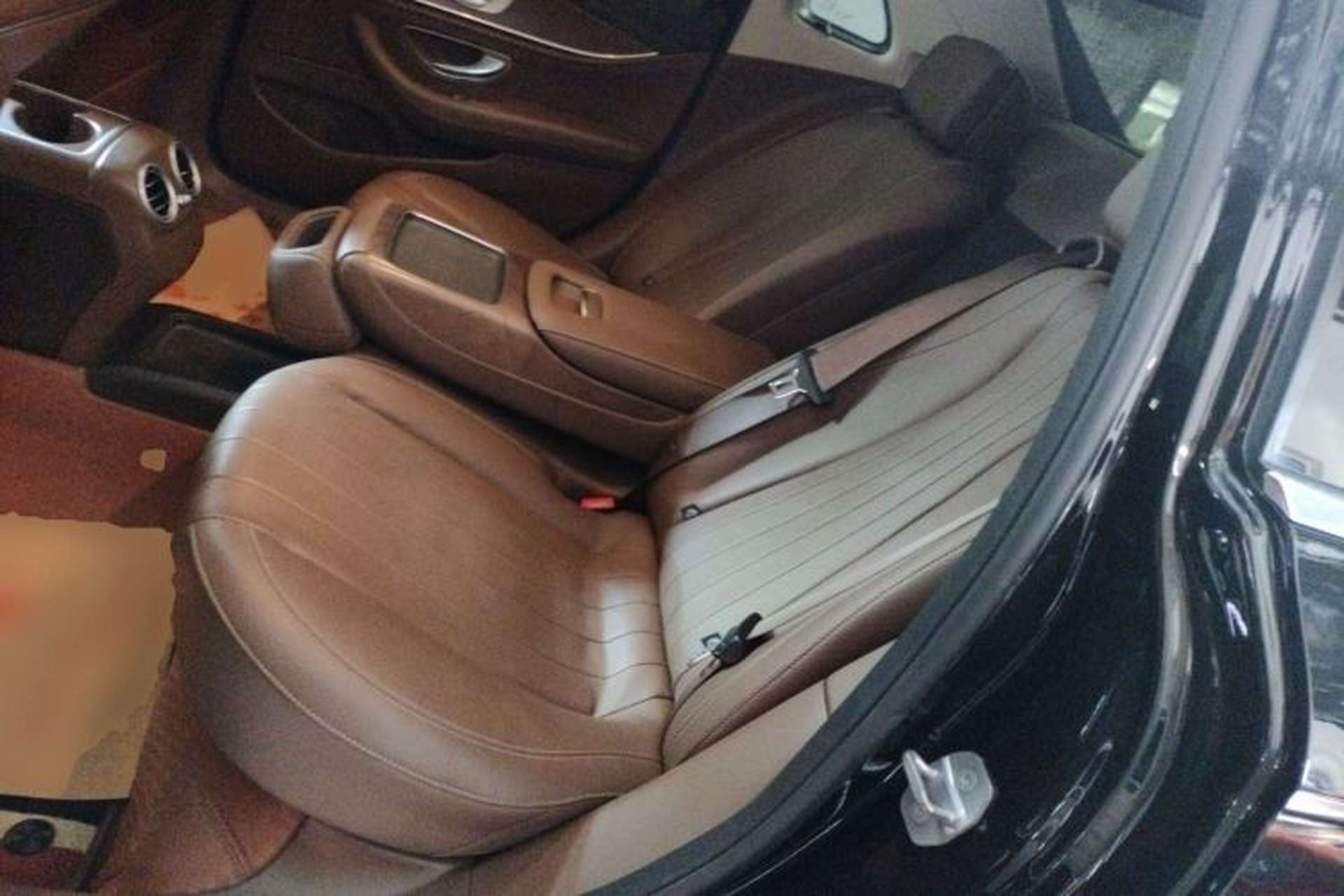 Used Mercedes-Benz E-Class 2019 E 300 L Luxury Model Left Rear Seat