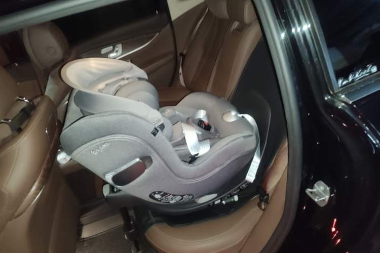 Used Mercedes-Benz E-Class 2019 E 300 L Luxury Model Left Rear Seat