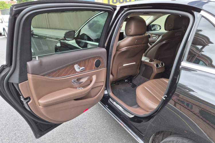 Used Mercedes-Benz E-Class 2019 E 300 L Luxury Model Left Rear Seat