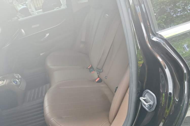 Used Mercedes-Benz E-Class 2019 E 260 L 4MATIC Left Rear Seat