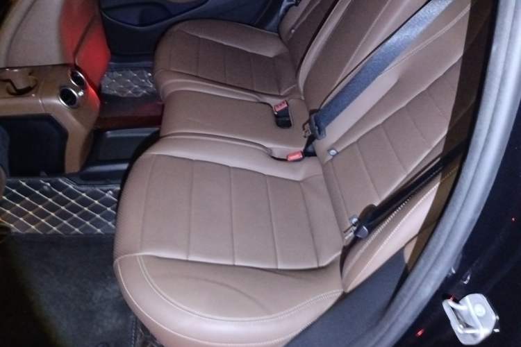 Used Mercedes-Benz E-Class 2019 Restyled E 300 L Sport Luxury Edition Left Rear Seat