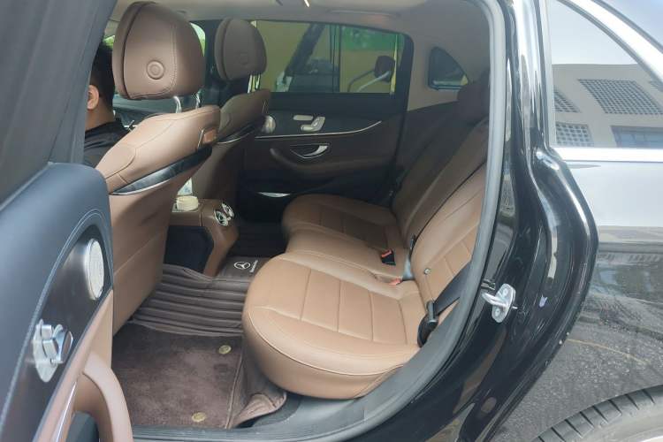 Used Mercedes-Benz E-Class 2019 E 300 L Sport Luxury Edition Left Rear Seat