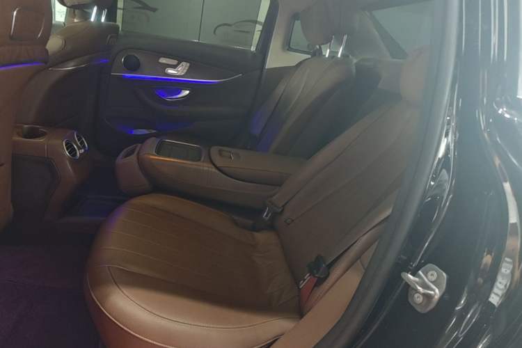 Used Mercedes-Benz E-Class 2019 E 300 L Luxury Model Left Rear Seat