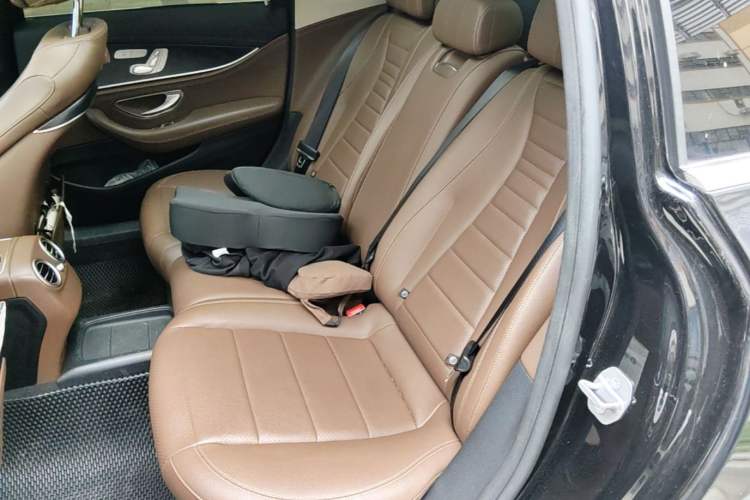 Used Mercedes-Benz E-Class 2019 E 300 L Sport Luxury Edition Left Rear Seat