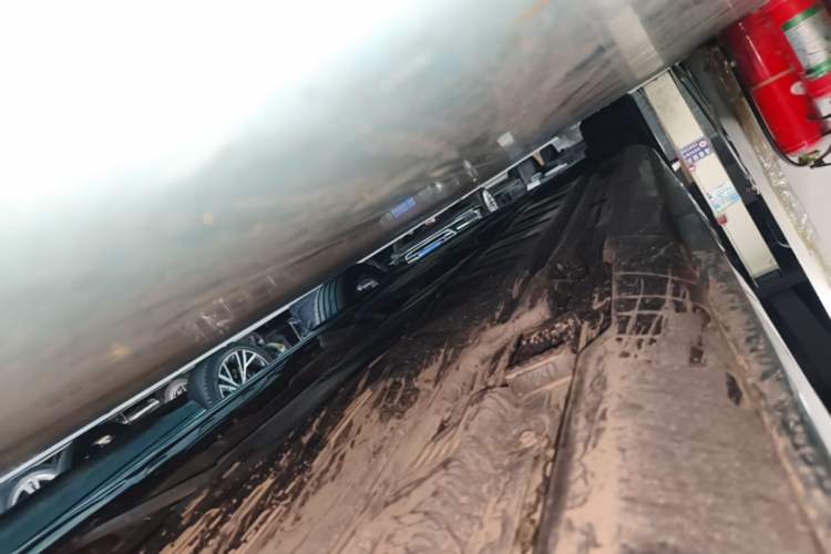 Used Mercedes-Benz E-Class 2019 Restyled E 300 L Sporty and Stylish Edition Left Side Sill