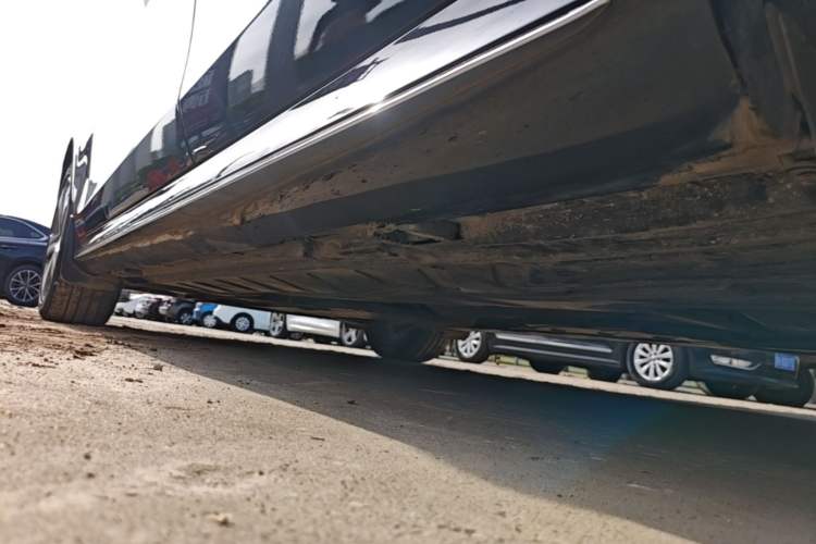 Used Mercedes-Benz E-Class 2019 E 200 L Sport Edition Left Side Sill