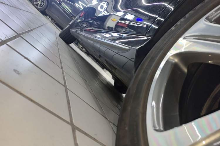Used Mercedes-Benz E-Class 2019 E 260 L Sport Edition Left Side Sill