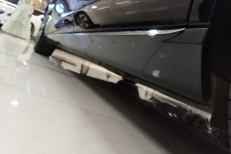 Used Mercedes-Benz E-Class 2019 E 260 L 4MATIC Left Side Sill