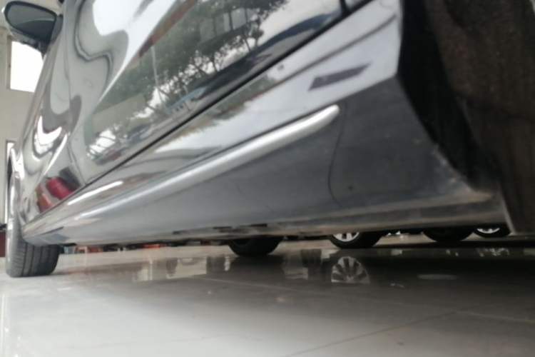 Used Mercedes-Benz E-Class 2019 Restyled E 300 L Sport Luxury Edition Left Side Sill